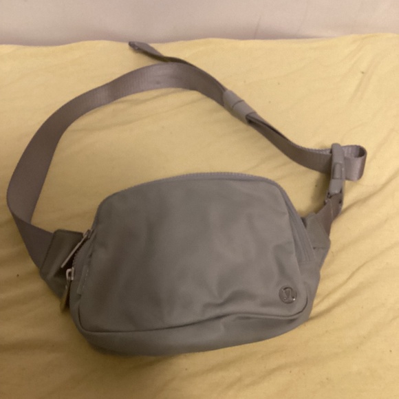 LULULEMON WAIST POUCH BAG - Picture 3 of 6